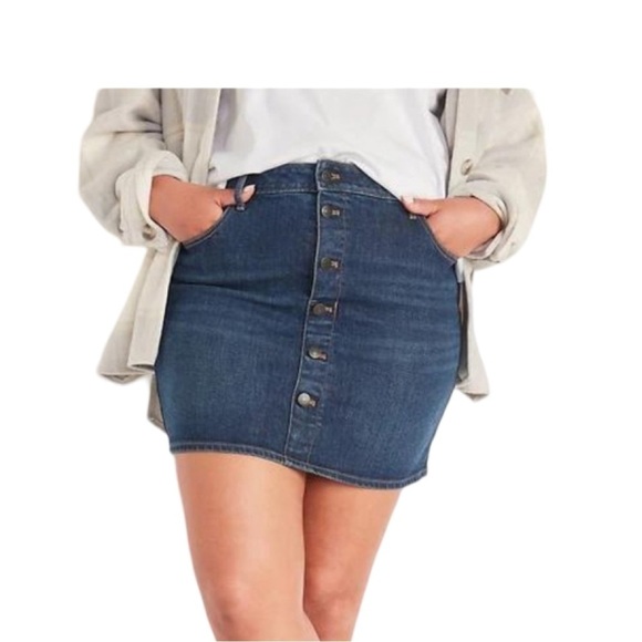 Old Navy Plus Size High Waisted Button Front Mini Jean Skirt NWT Size 26 - Picture 1 of 7